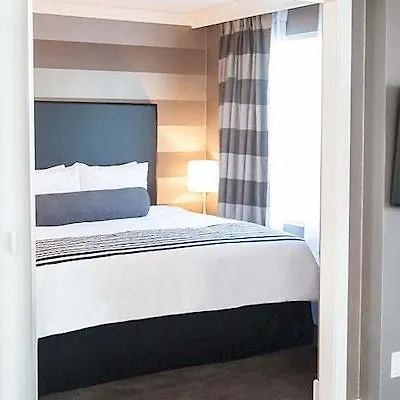 Sandman Signature Mississauga Hotel 4*,