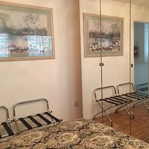 https://dianas-luxury-bed-and-breakfast.vancouver-hotels-bc.net